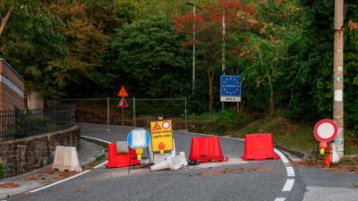 Prebivalci na odprtje ceste čakajo šest mesecev