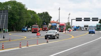 Obnovljeno cestišče na mejnem prehodu pri Fernetičih (FOTODAMJ@N)