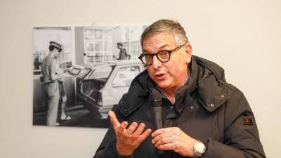 Prodoren opazovalec, vesten kronist