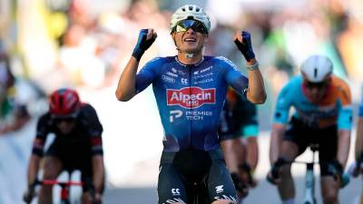 Belgijec Jasper Philipsen je zmagovalec 17. etape dirke po Franciji (ANSA)