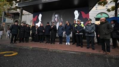 Na ekranu Luminosa predvajajo videoposnetke kampanje karabinjerjev proti nasilju nad ženskami