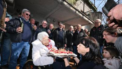 Marica Kuharjeva je visok jubilej praznovala v družbi sorodnikov in sovaščanov