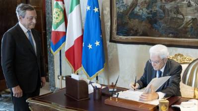 Italijanski predsednik Sergio Mattarella je podpisal odlok o razpustitvi parlamenta