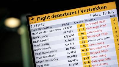 Na svetovnih letališčih zaradi izpada operacijskega sistema Windows nastajajo težave (ANSA)