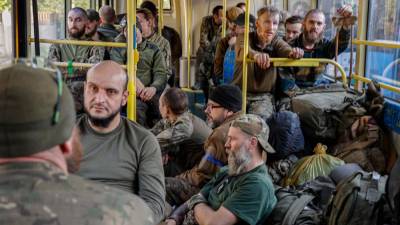 Evakuacija ukrajinskih vojakov iz jeklarne Azovstal v Mariupolu (ANSA)