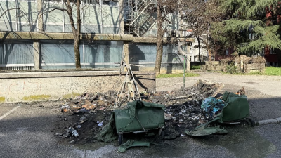 Zgoreli zabojnik za odpadke v Novi Gorici (B.D.)