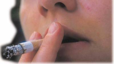 Tobak je vedno bolj priljubljen pri obeh spolih (ARHIV)
