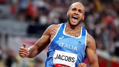 Marcell Jacobs po zmagi na 100 m na olimpijskih igrah v Tokiu