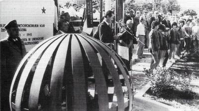 Odkritje spomenika pred štiridesetimi leti (ARHIV)