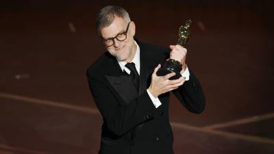 Nagrado za najboljšo režijo je za film Ena bitka za drugo prejel Paul Thomas Anderson