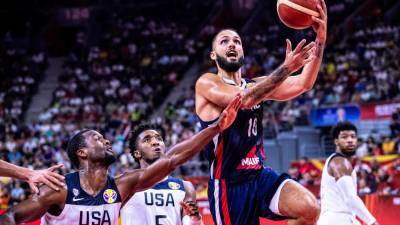 Evan Fournier napada ameriški koš (ANSA)