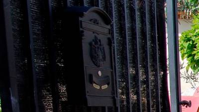 Poštni nabiralnik (brez sumljive označbe) na Devinščini, fotografija je simbolična (FOTODAMJ@N)