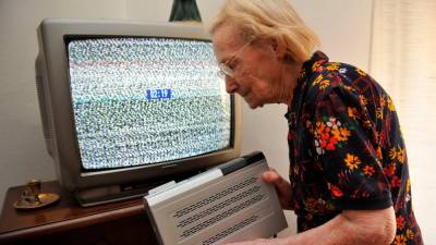 Težave bodo imeli lastniki starejših televizorjev (ANSA)
