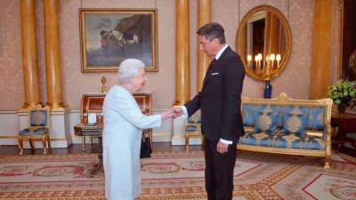 Predsednik Pahor je nazadnje srečal kraljico Elizabeto leta 2019 (TWITTER/BORUT PAHOR)