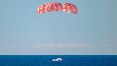 Astronavti misije Artemis 2 so se vrnili na Zemljo (ANSA)