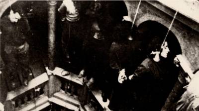 Na stopnišču tržaškega konservatorija so 23. aprila 1944 nemški okupatorji obesili 51 talcev, med njimi je bilo 5 žensk