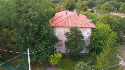 Nekdanja osnovna šola v Gropadi (FOTODAMJ@N)