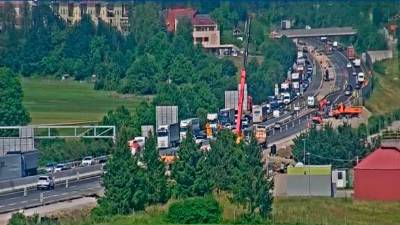 Odsek med Ravbarkomando in Postojno je med najbolj obremenjenimi (POSTOJNA DANES OB 16. URI SPLETNA KAMERA DARS)