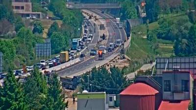 Primorska avtocesta, spletna kamera pri Postojni ob 12.45 (DARS)