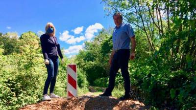 Tanja Kosmina in David Škabar (T. K.)