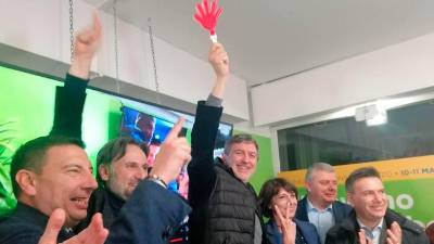 Marco Marsilio po zmagi (ANSA)