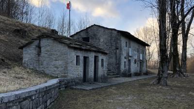 Planšarija na Toplem vrhu, kjer je bil zagrešen pokol v Porčinju