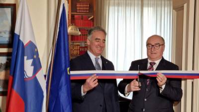 Konzul Fronzoni in veleposlanik Longar odpirata konzulat v Neaplju