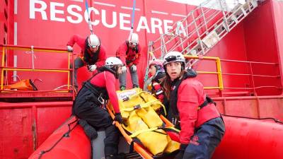 100-kilogramska lutka na nosilih (MAP)