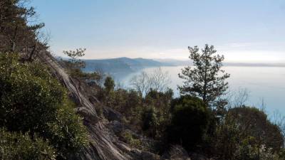 Kras je eno najbogatejših in najbolj kompleksnih območij vzdolž italijansko-slovenske meje (LAS KRAS)
