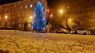 Toča je pobelila tržaške ulice (FOTODAMJ@N)