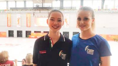 Z leve: bronasta Metka Kuk in nova svetovna prvakinja Chiara Censori (FISR)