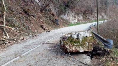 Skala na cesti na Matajur (CIVILNA ZAŠČITA)