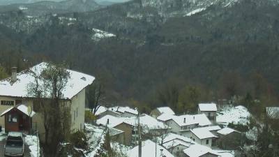 Sneg je po pričakovanjih pobelil tudi višje predele Benečije. Na fotografiji (SPLETNA KAMERA DREKA.IT) Dreka danes.