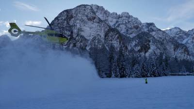 Moškega so stabilizirali in s helikopterjem odpeljali v videmsko bolnišnico