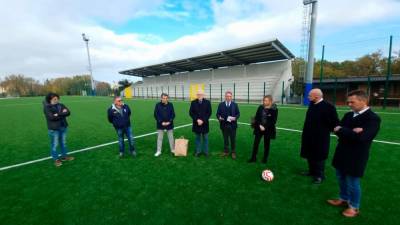 V Križu so ob zaključku del na nogometnem igrišču priredili novinarsko konferenco (FOTODAMJ@N)