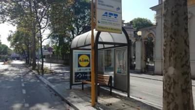 Nekatera avtobusna postajališča v mestu nimajo klančin (EKO)