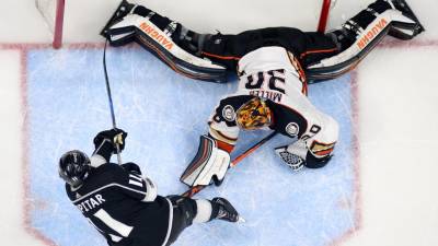 Anže Kopitar v akciji (AP)