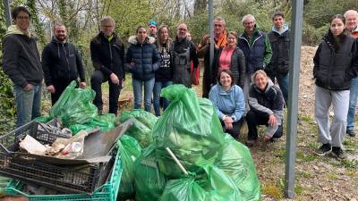 Del udeležencev čistilne akcije (FOTO F.A.)