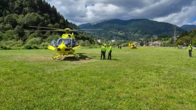 Do ponesrečenca sta priletela dva reševalna helikopterja