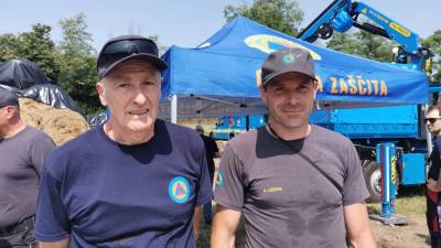 Pirotehnika Benjamin Kreševec (levo) in Aljaž Leban (ERVIN ČURLIČ)