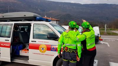 Gorski reševalci pod goro Valinis (CNSAS FVG)