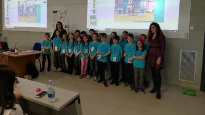 Učenci šole Župančič z učiteljicama po lanskem nagrajevanju v Ceseni