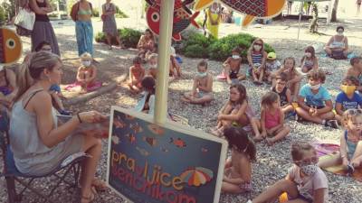 Od prihodnjega petka se v Sesljanski zaliv vračajo Pravljice pod senčnikom