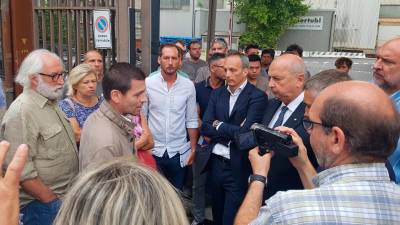 Današnje dogajanje pred tovarno Sertubi (IŽ)