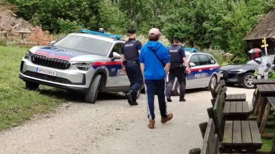 Koroški odvetnik Rudi Vouk opozarja, da je policija na antifašističnem taboru ukrepala nesorazmerno