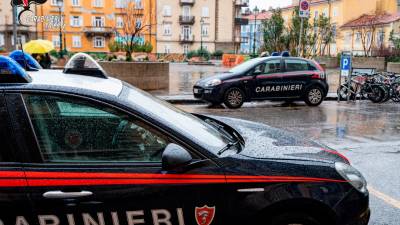 Karabinjerji na Trgu Perugino (KARABINJERJI)