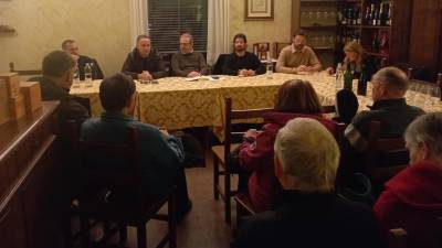 Na srečanju v gostilni Sardoč je beseda tekla tudi o javni razsvetljavi v vasi