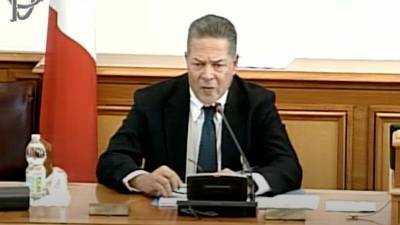 Kandidat Marco Consalvo med včerajšnjo predstavitvijo v poslanski zbornici (ZAJEM ZASLONA)