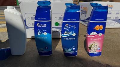 V tržaškem pristanišču zasegli 900.000 ponarejenih šamponov in osvežilcev zraka