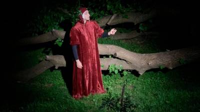 Dante Alighieri bo obiskovalcem Briškovske jame predstavil spev iz svoje Božanske komedije (ANÀ-THEMA)
